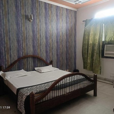 Oyo Metro View Residency Near Snow World Hotel Ноида Екстериор снимка