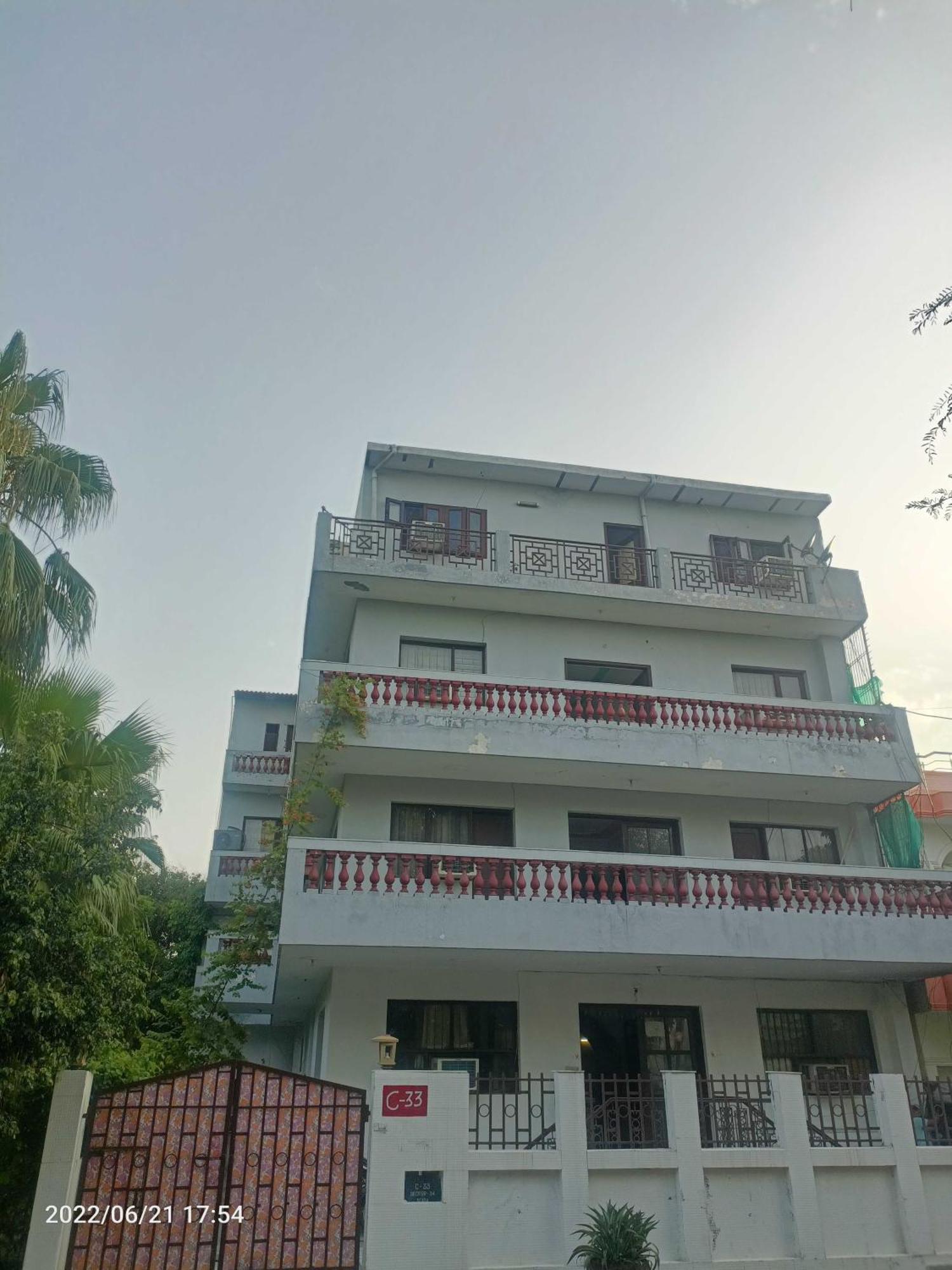 Oyo Metro View Residency Near Snow World Hotel Ноида Екстериор снимка