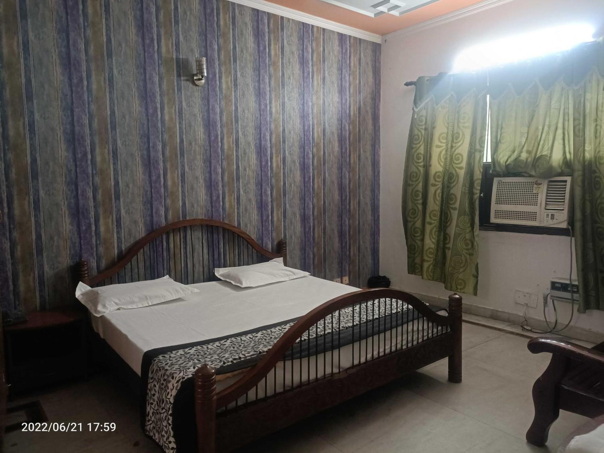 Oyo Metro View Residency Near Snow World Hotel Ноида Екстериор снимка
