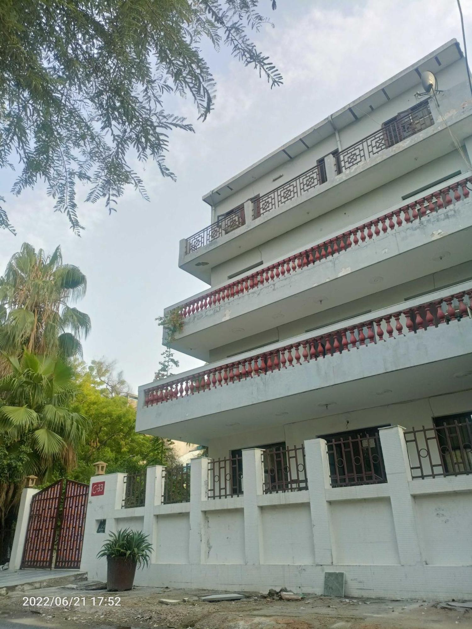 Oyo Metro View Residency Near Snow World Hotel Ноида Екстериор снимка