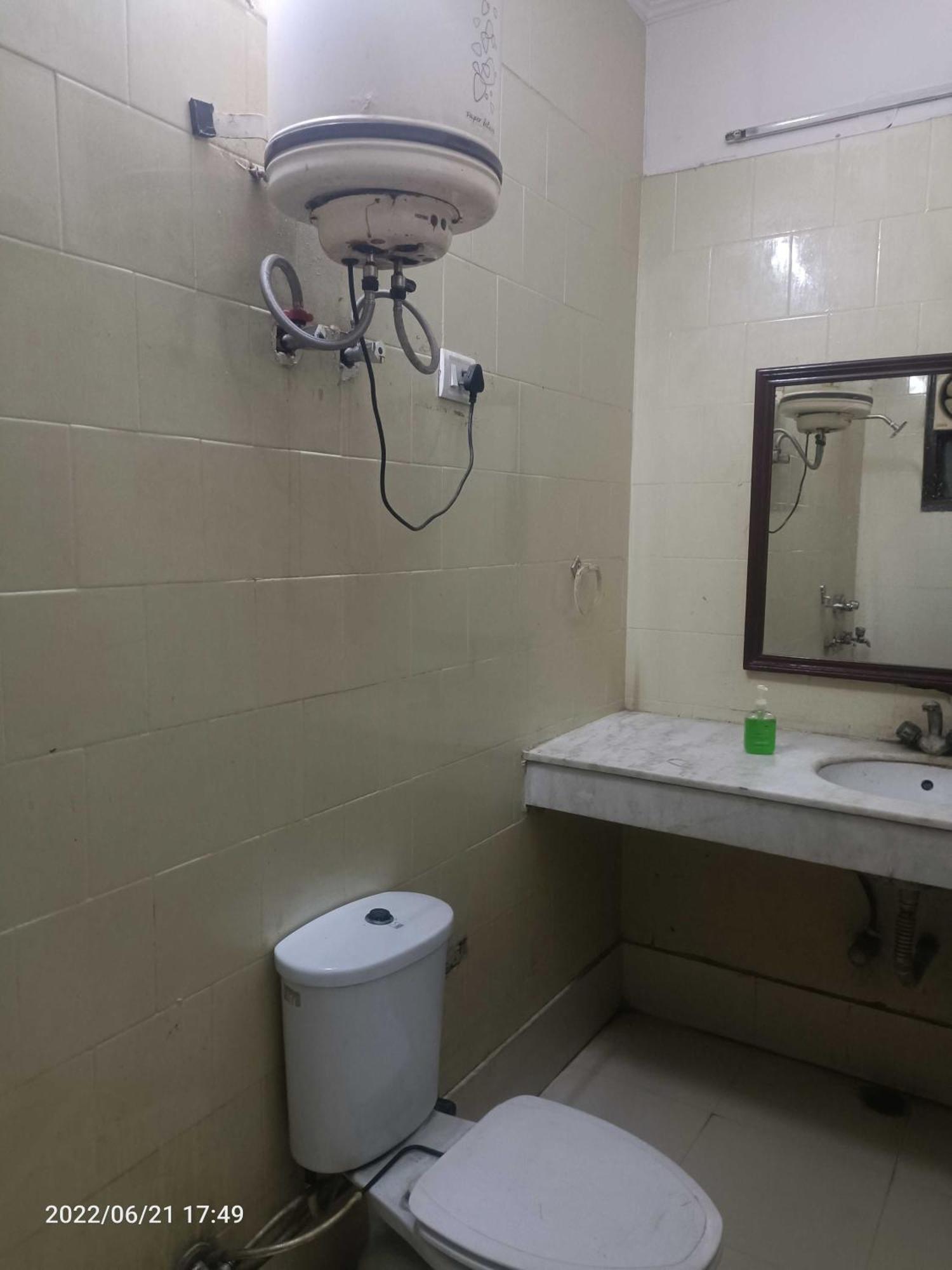 Oyo Metro View Residency Near Snow World Hotel Ноида Екстериор снимка