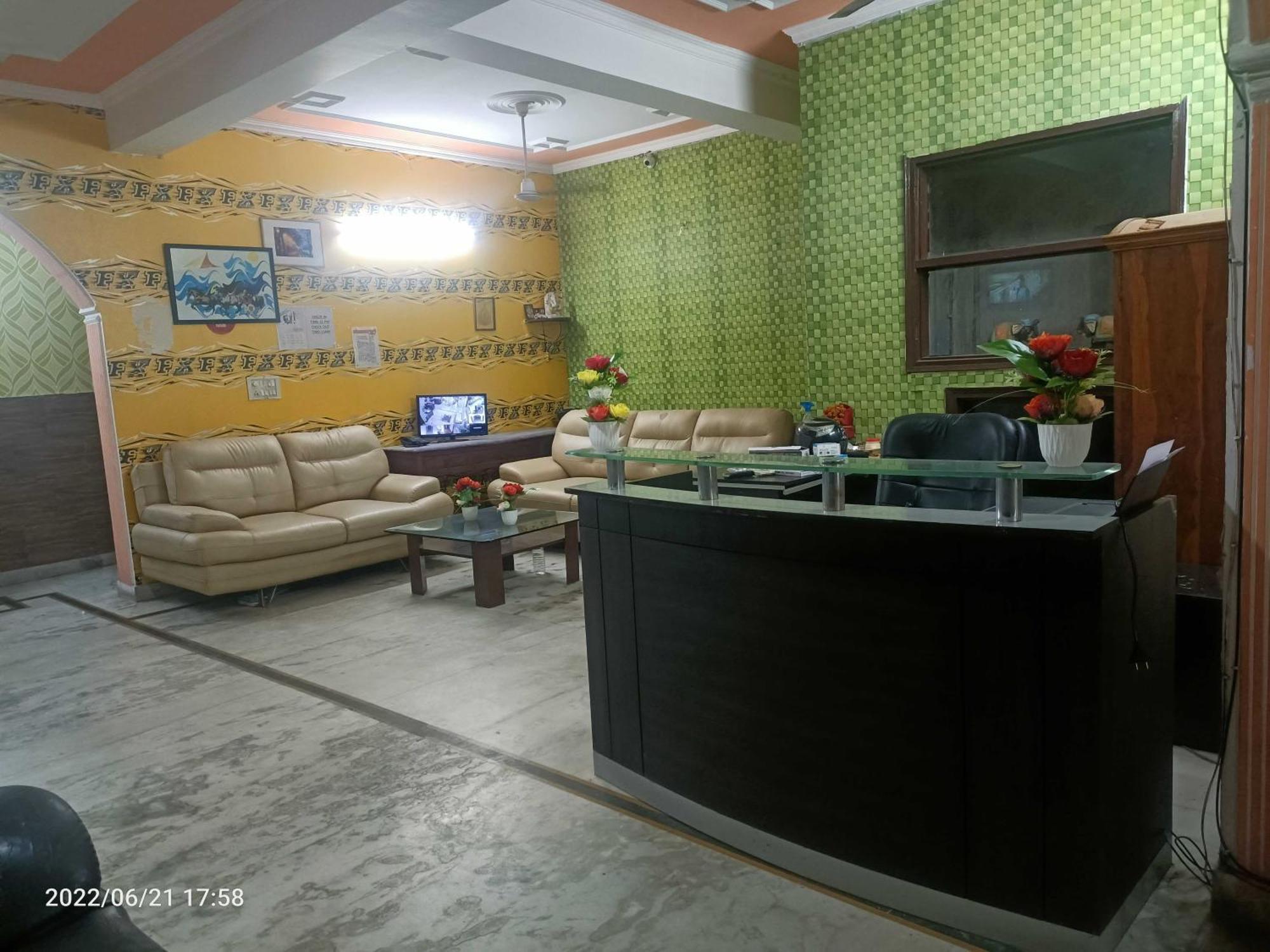 Oyo Metro View Residency Near Snow World Hotel Ноида Екстериор снимка